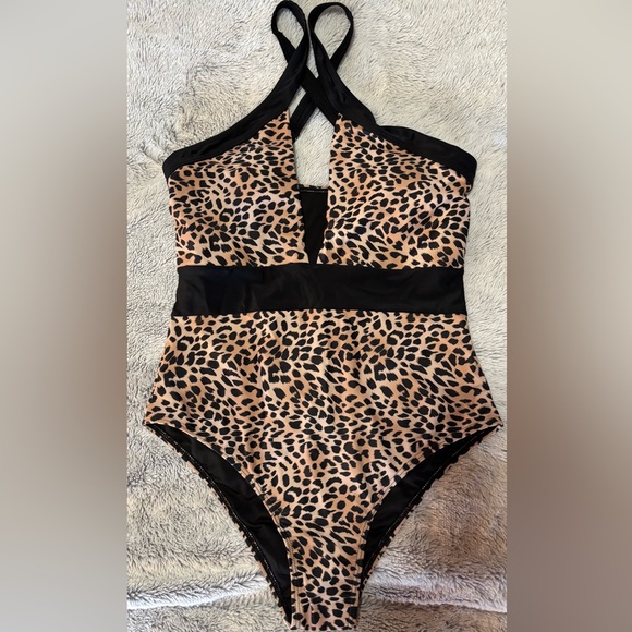 Pink Lily Other - Pink Lily Leopard Print One-Piece Swimsuit, size Medium